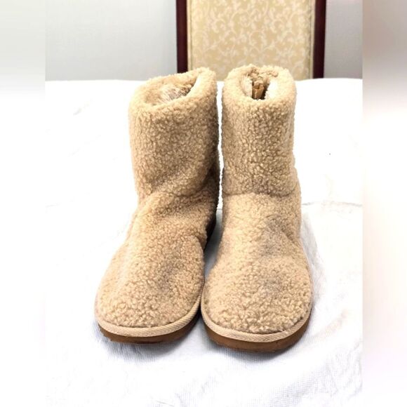 Old Navy Cozy Tan Sherpa Boots New - Picture 2 of 5